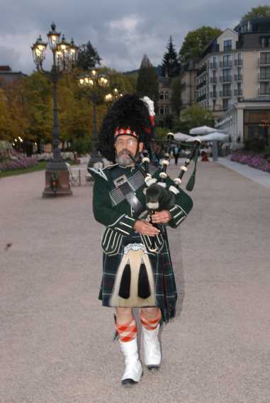 Piper im Fulldress